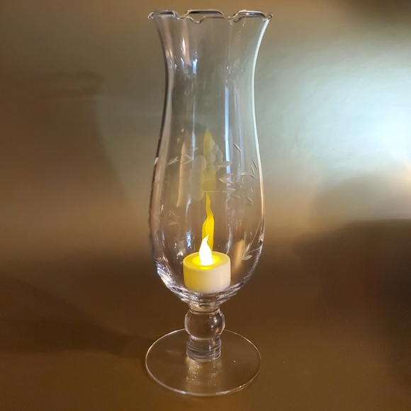 10" Heritage Crimped Tall Etched Blown Crystal Vase by Princess House - Picture 6 of 6